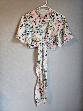 Vera & Lucy Floral Wrap Waist Short Sleeve Crop Blouse Size M